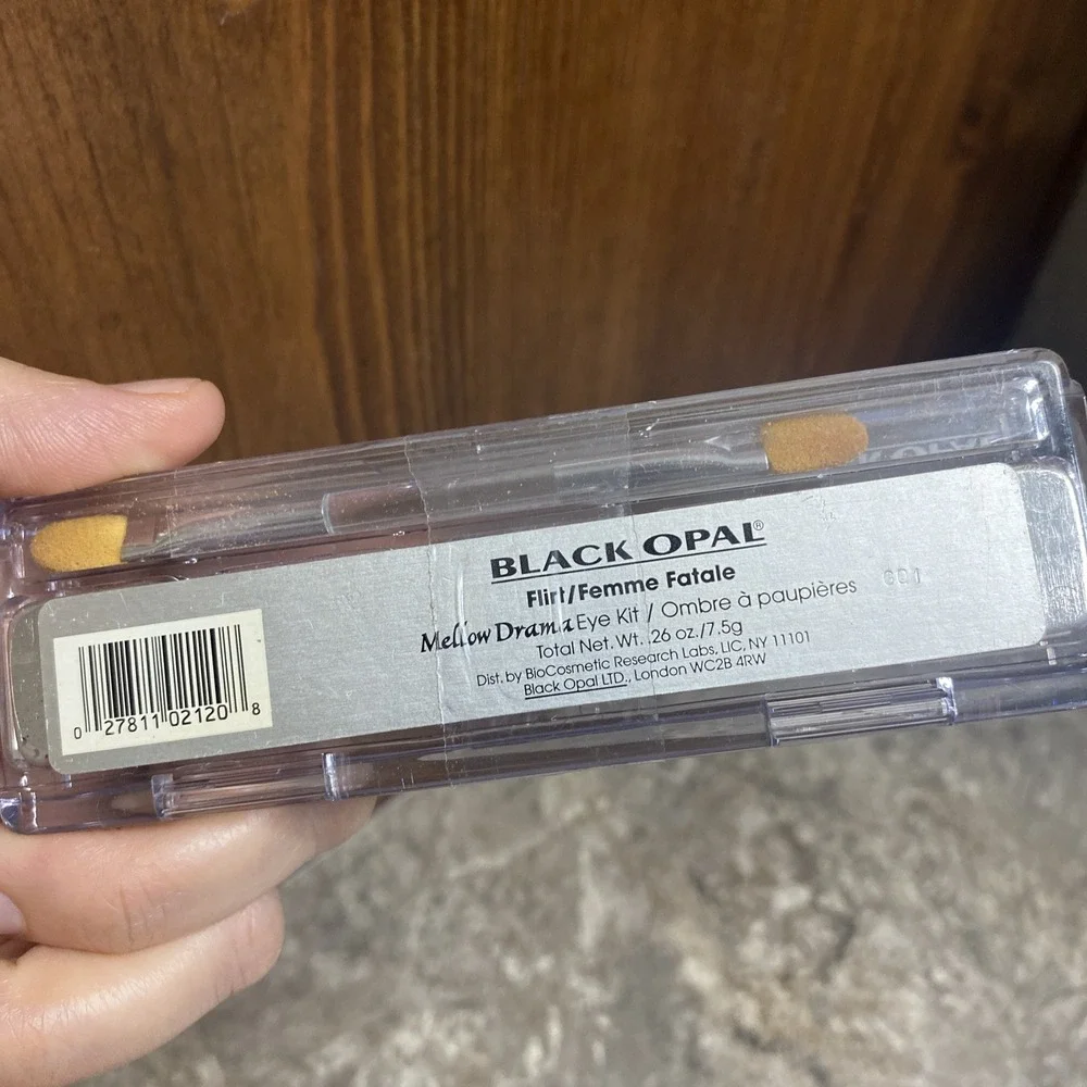 Black Opal Eyeshadow‎ - Mellow Drama Eye Kit Palette Flirt/Femme Fatale